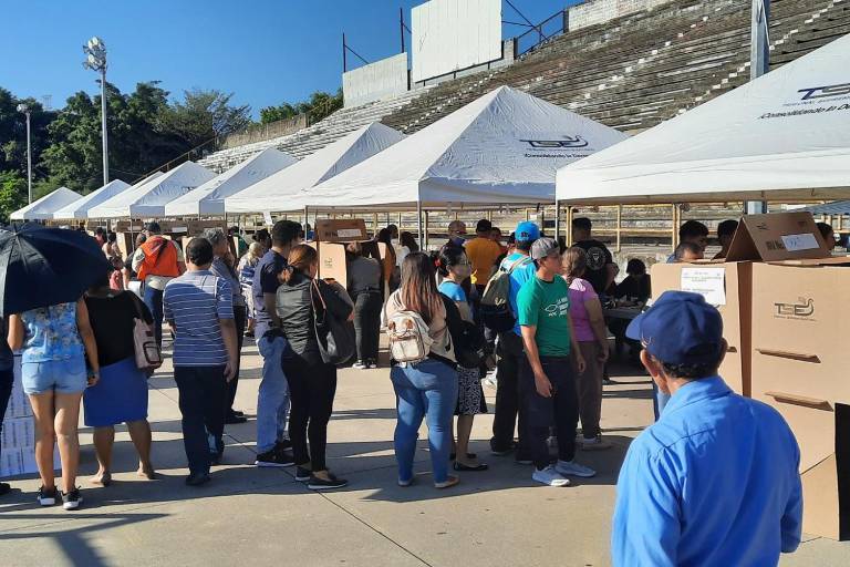 Jornada electoral en El Salvador está en marcha; acuden a elegir al nuevo Presidente