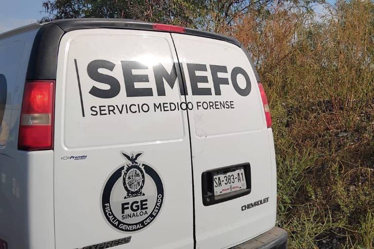 Alertan sobre cadáver en la Autopista Culiacán-Mazatlán; acuden autoridades y hallan tres