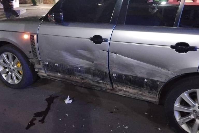 Un choque, agresión a balazos a policías y una Range Rover blindada rompen la calma en Las Quintas