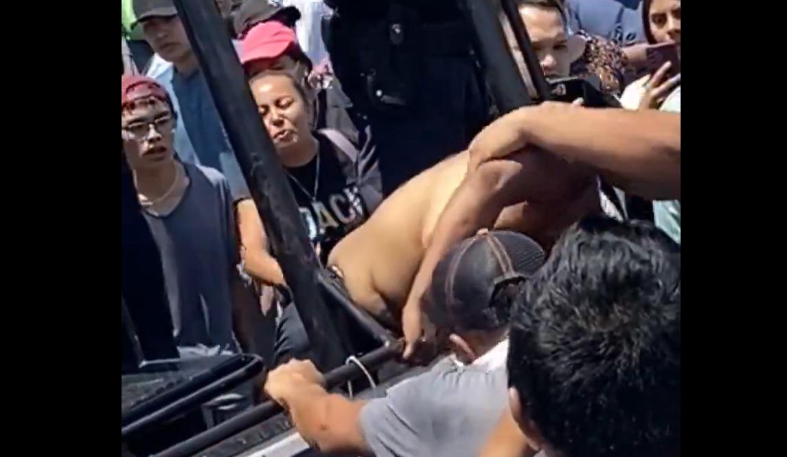 $!Mujer acusada del asesinato de niña Camila, muere tras ser rescatada de linchamiento