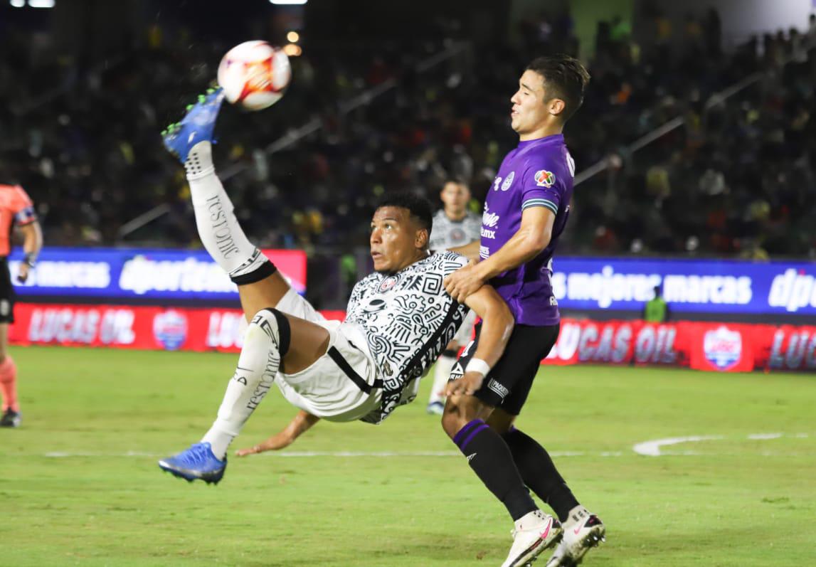 $!Autogol da triunfo al América en ‘El Kraken’