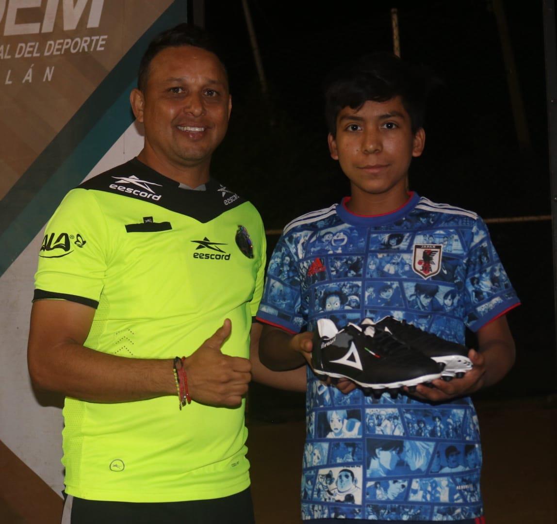 $!Premian al talento del Torneo de Futbol Intercolonial