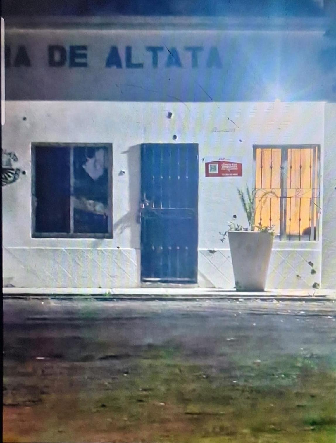 $!Matan a una mujer, incendian hotel y atacan caseta en Nuevo Altata, en Navolato