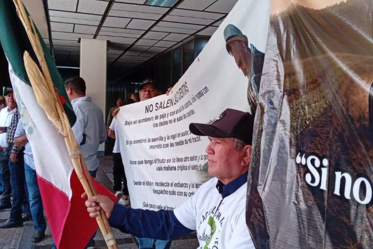 Campesinos aseguran que manifestación en Sinaloa tiene respaldo nacional; se reúnen con Rocha pero no hay acuerdos