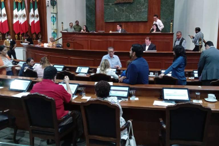 Reducen la edad para convertirse en diputados y gobernadores de Sinaloa