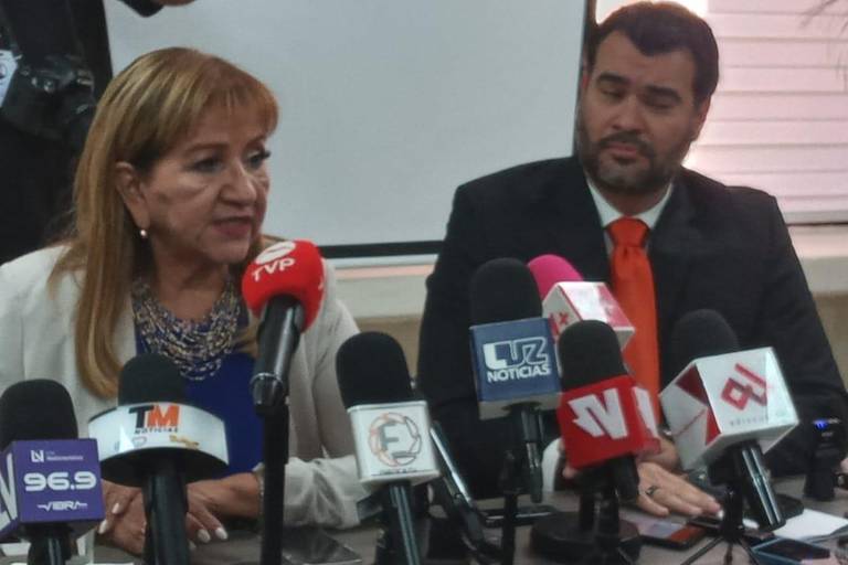 Señala Tere Guerra que exámenes de control y confianza no son un filtro suficiente para las corporaciones