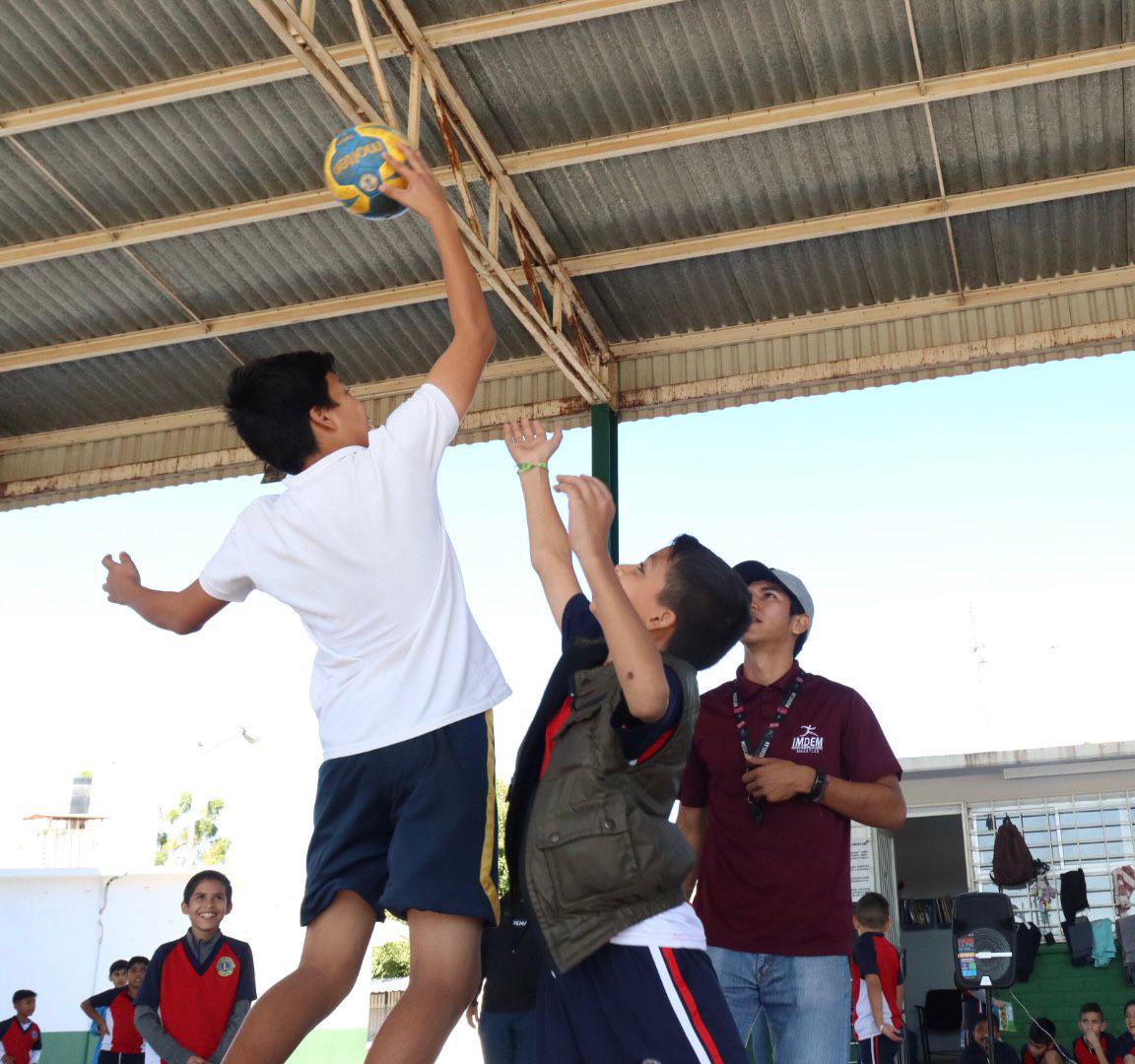 $!Ponen a la Amado Nervo a jugar handball