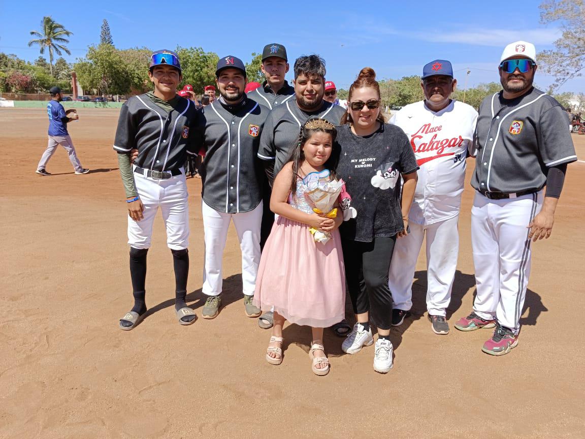 $!Cantan playball en el Club Deportivo Polluelos