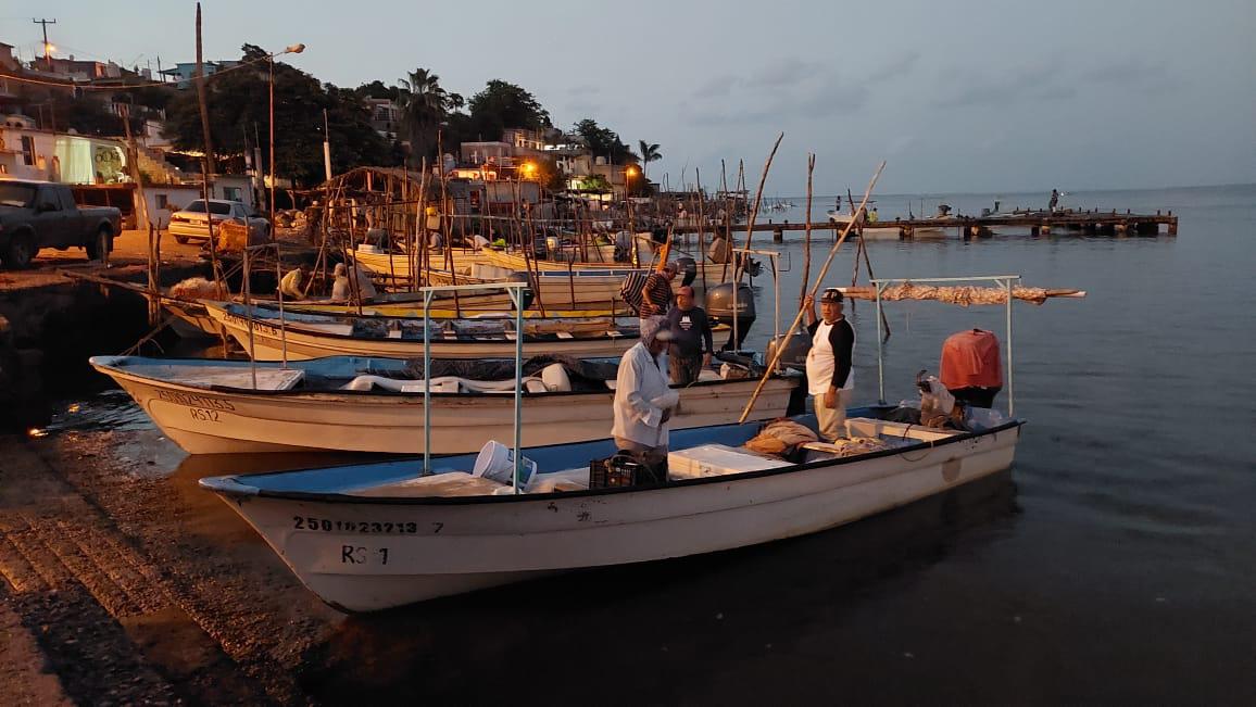 $!Pescadores ribereños de Guasave inician las capturas de camarón; tienen fe en obtener una buena pesca