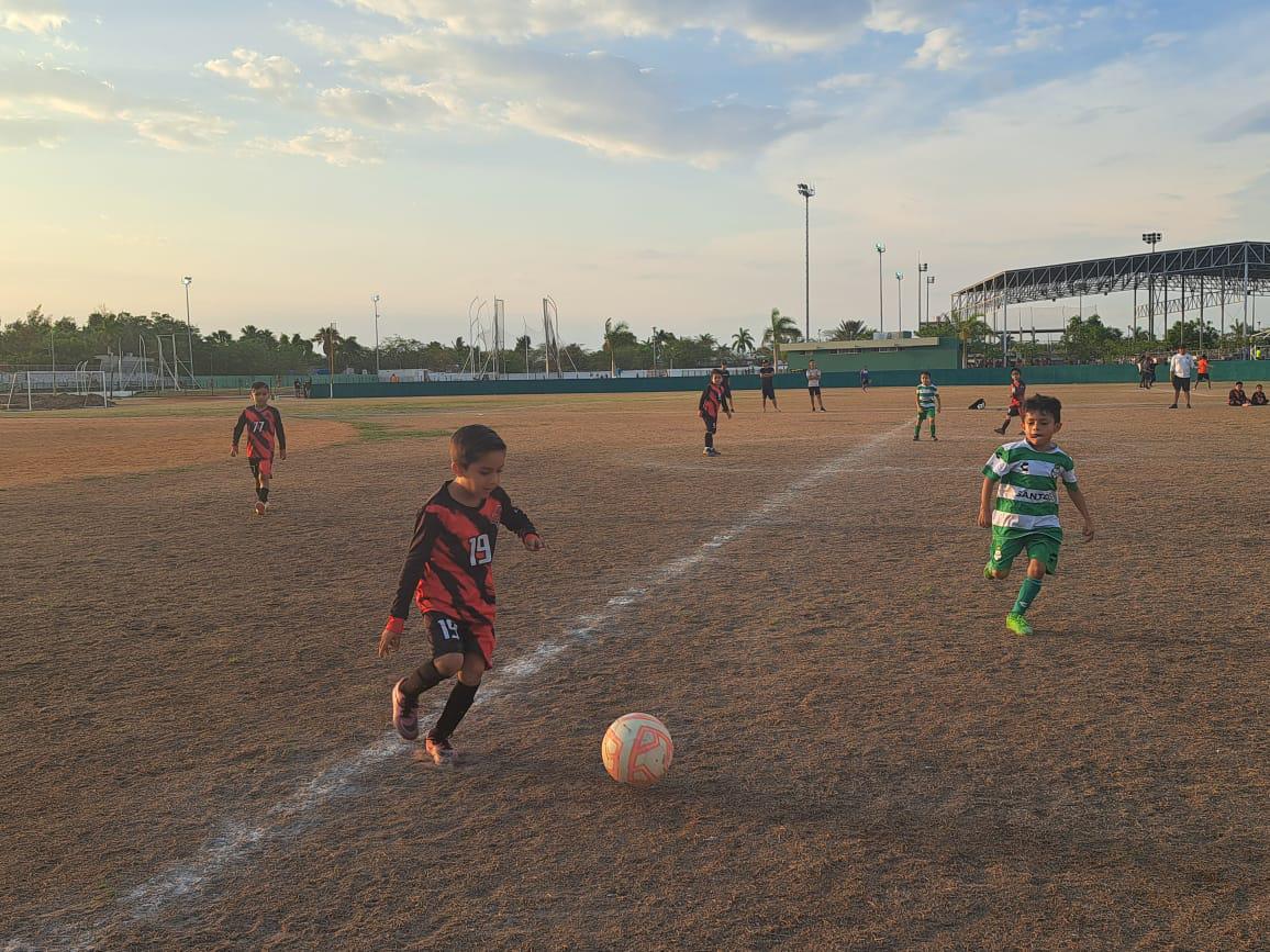 $!Dragones golea en inicio de Torneo InterAcademias