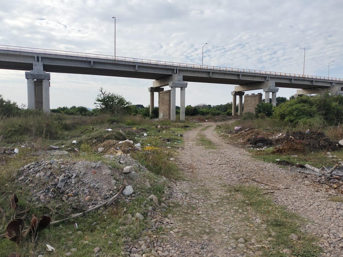 $!Convierten en basurero clandestino zona del río Baluarte
