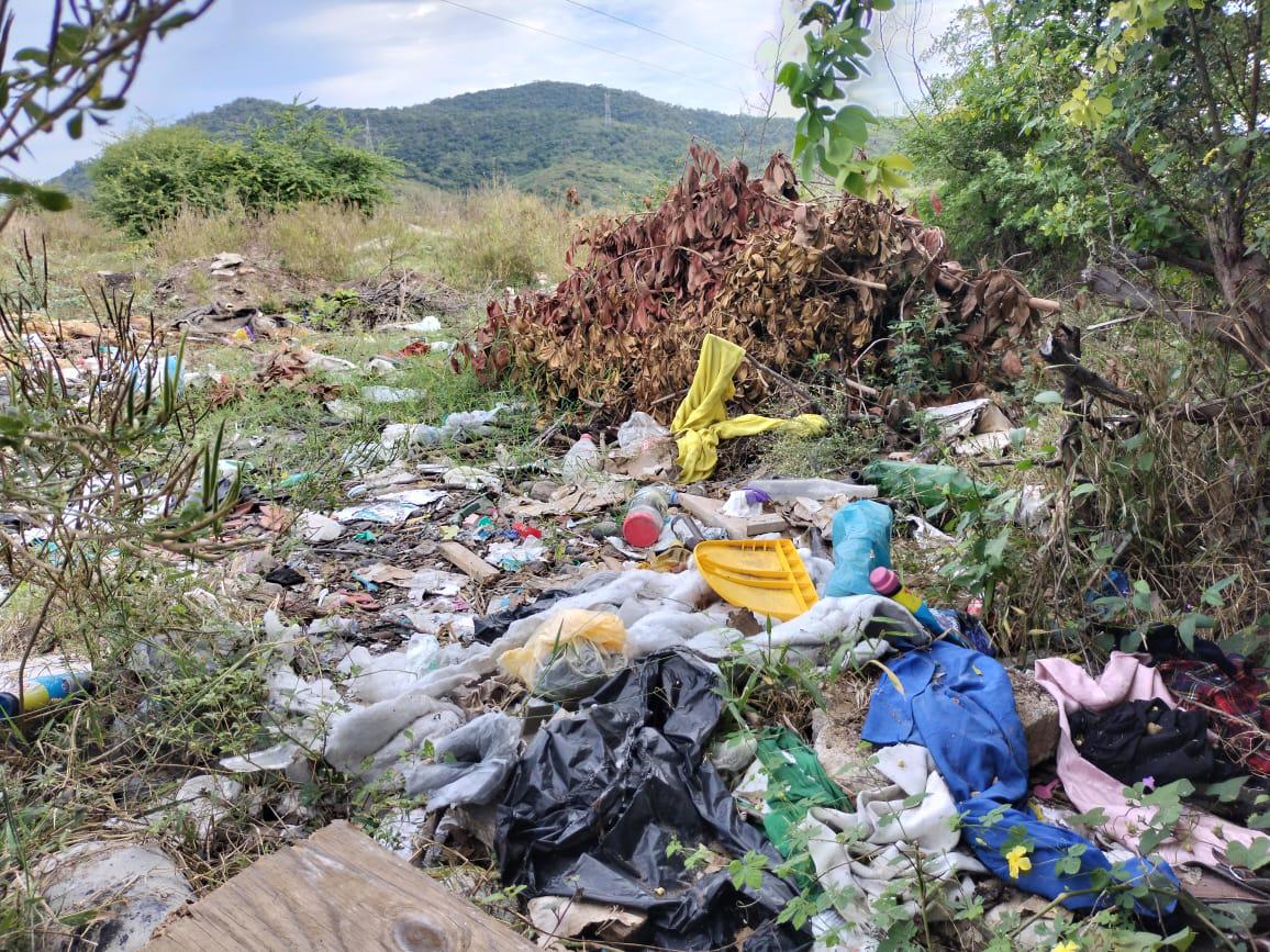 $!Convierten en basurero clandestino zona del río Baluarte