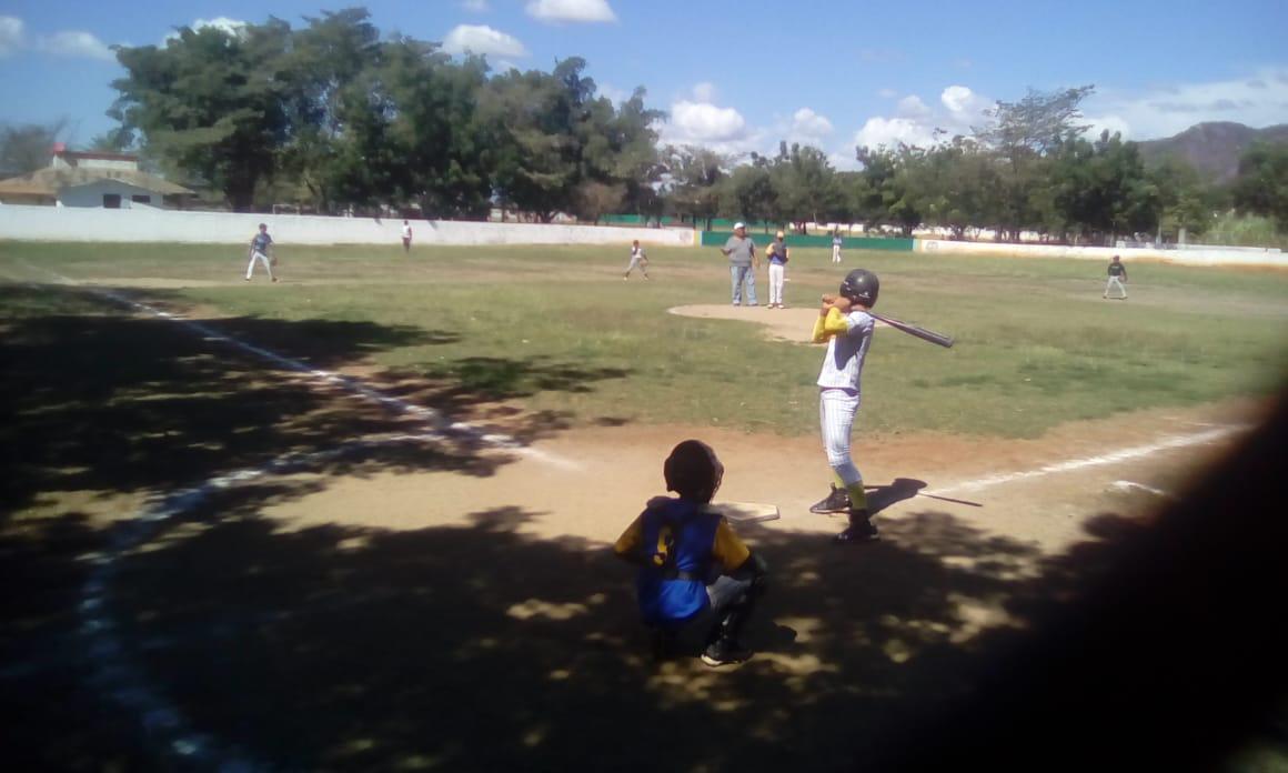$!Suenan fuerte los maderos en la Toronja de la Liga Infantil y Juvenil de Beisbol del Pelikanos