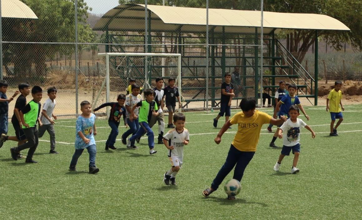$!Imdec divierte a niños y jóvenes de la sindicatura de Jesús María, en Culiacán