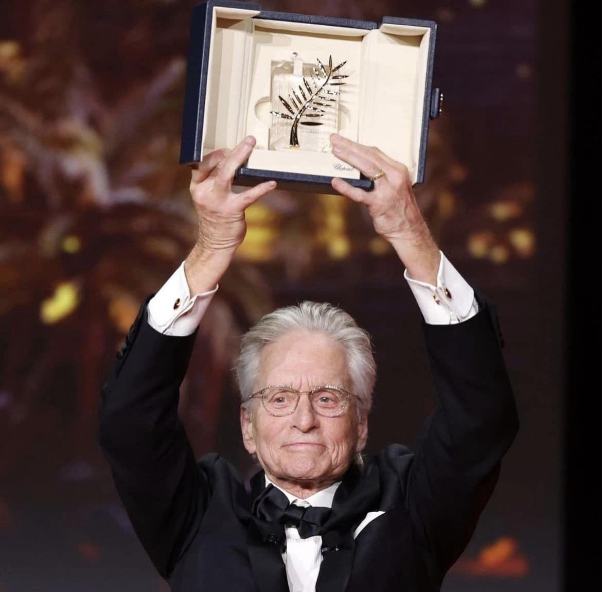 $!Recibe Michael Douglas La Palma de Oro en Cannes