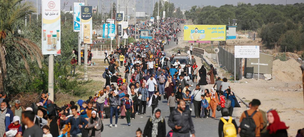 $!Los palestinos siguen huyendo del norte de la Franja de Gaza.