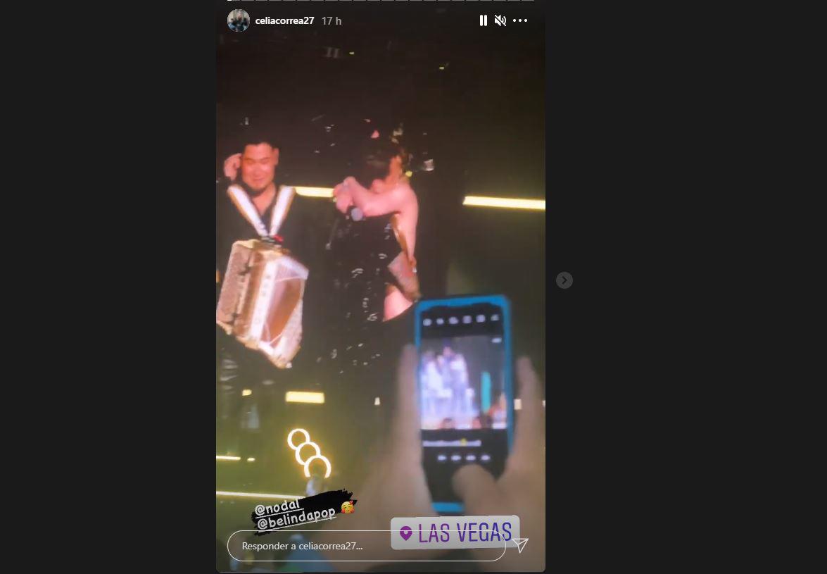 $!Belinda sube al escenario en pleno concierto de Nodal