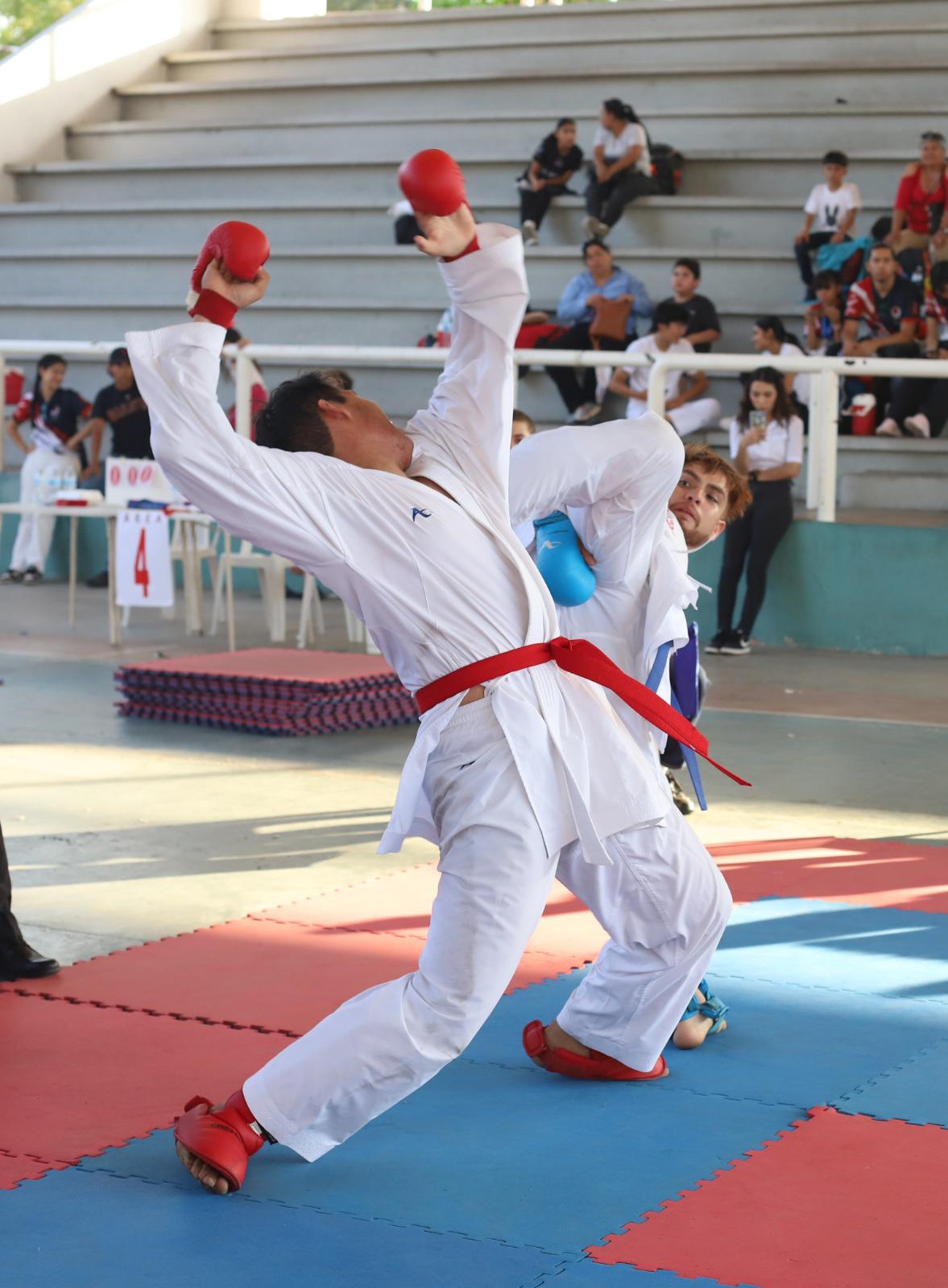 $!Moreno Bautista vuelve a ser la figura de la Copa Datemex de Karate