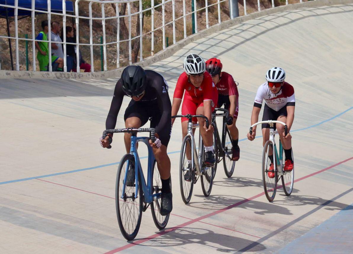 $!Los hermanos Enciso y Diana Álvarez dominan el velódromo de Culiacán
