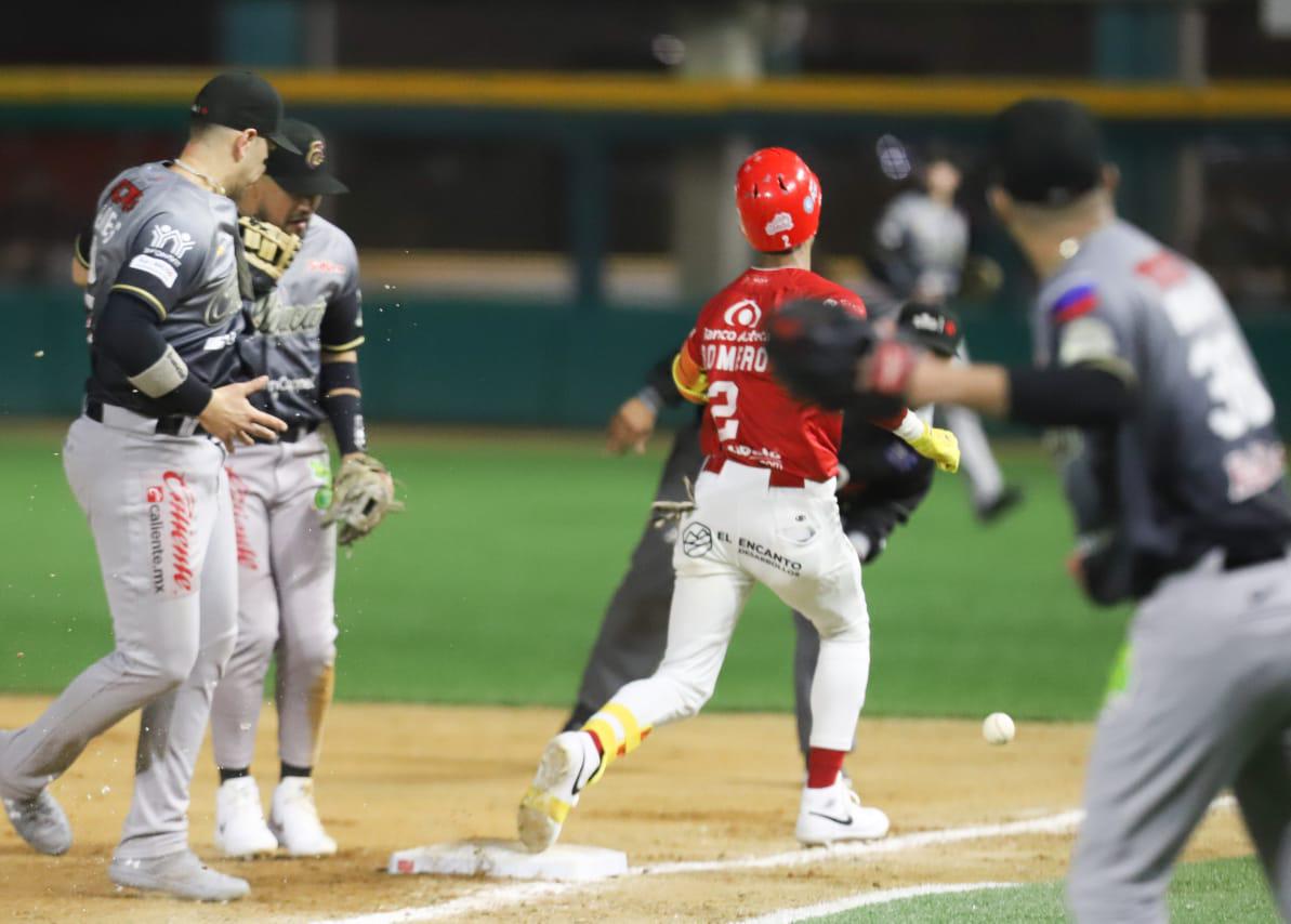 $!Venados de Mazatlán da el primer golpe en semifinal ante Tomateros de Culiacán