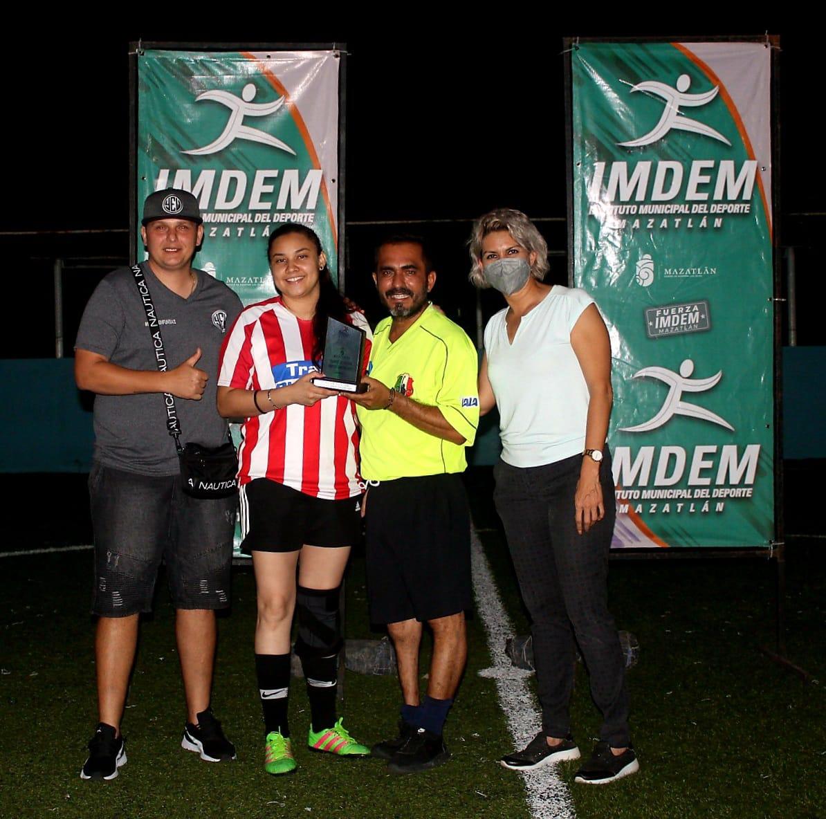 $!Leonas de la Década rugen en el Furamaz
