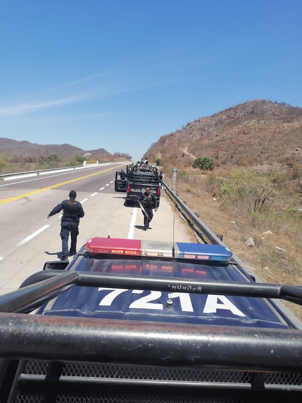 $!Grupo armado intercepta a patrulla de la Guardia Nacional en el sur de Sinaloa; SSP niega desarme