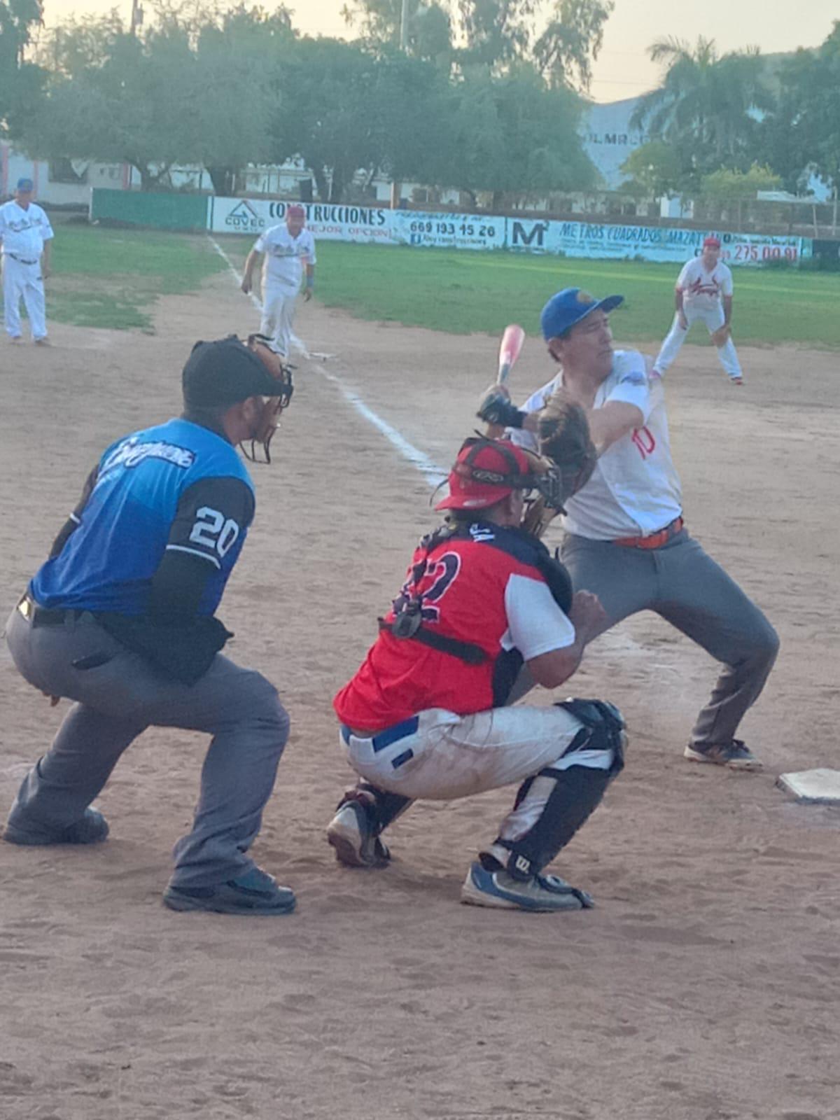 $!Mariachis del Conchi acaricia la final en Liga de Taxis Verdes