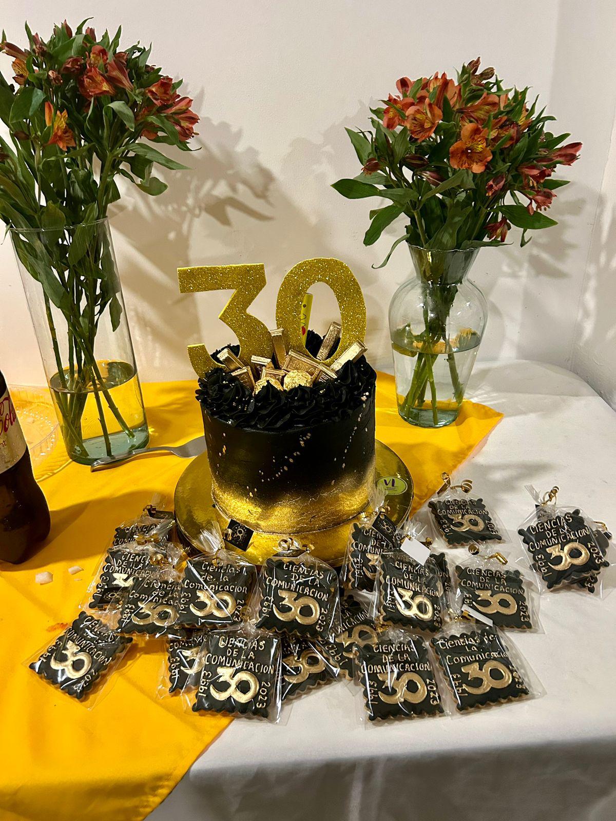 $!Para alegrar la fiesta se utilizaron detalles alusivos a los 30 años de aniversario.