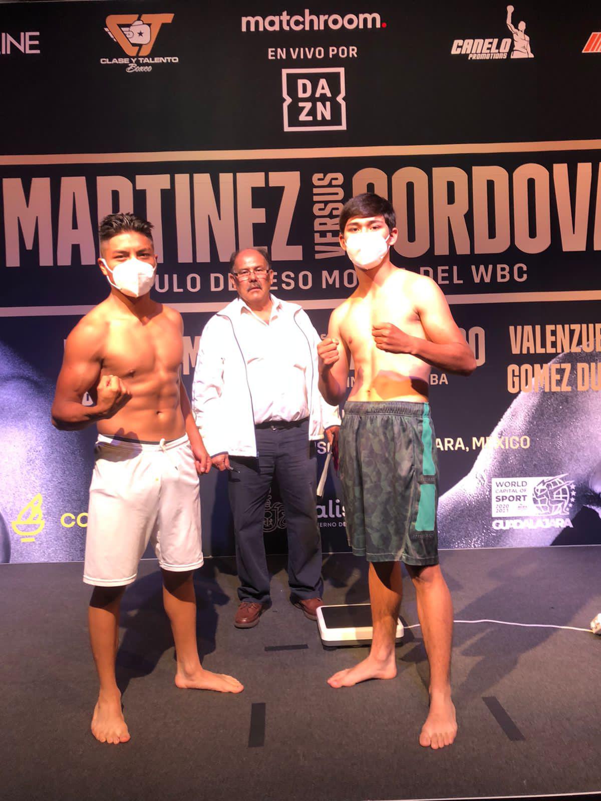 $!Boxeadores sinaloenses superan la báscula para su combate de este sábado en Guadalajara