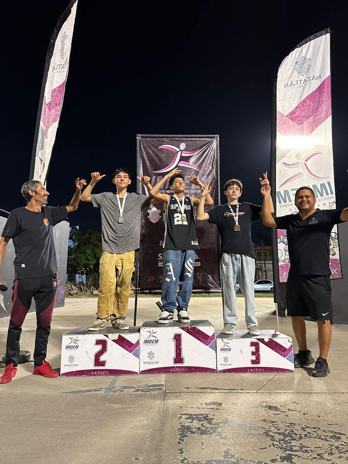 $!Sigue el festín de acrobacias en el Círculo de Skateboarding y Patinaje Sobre Ruedas