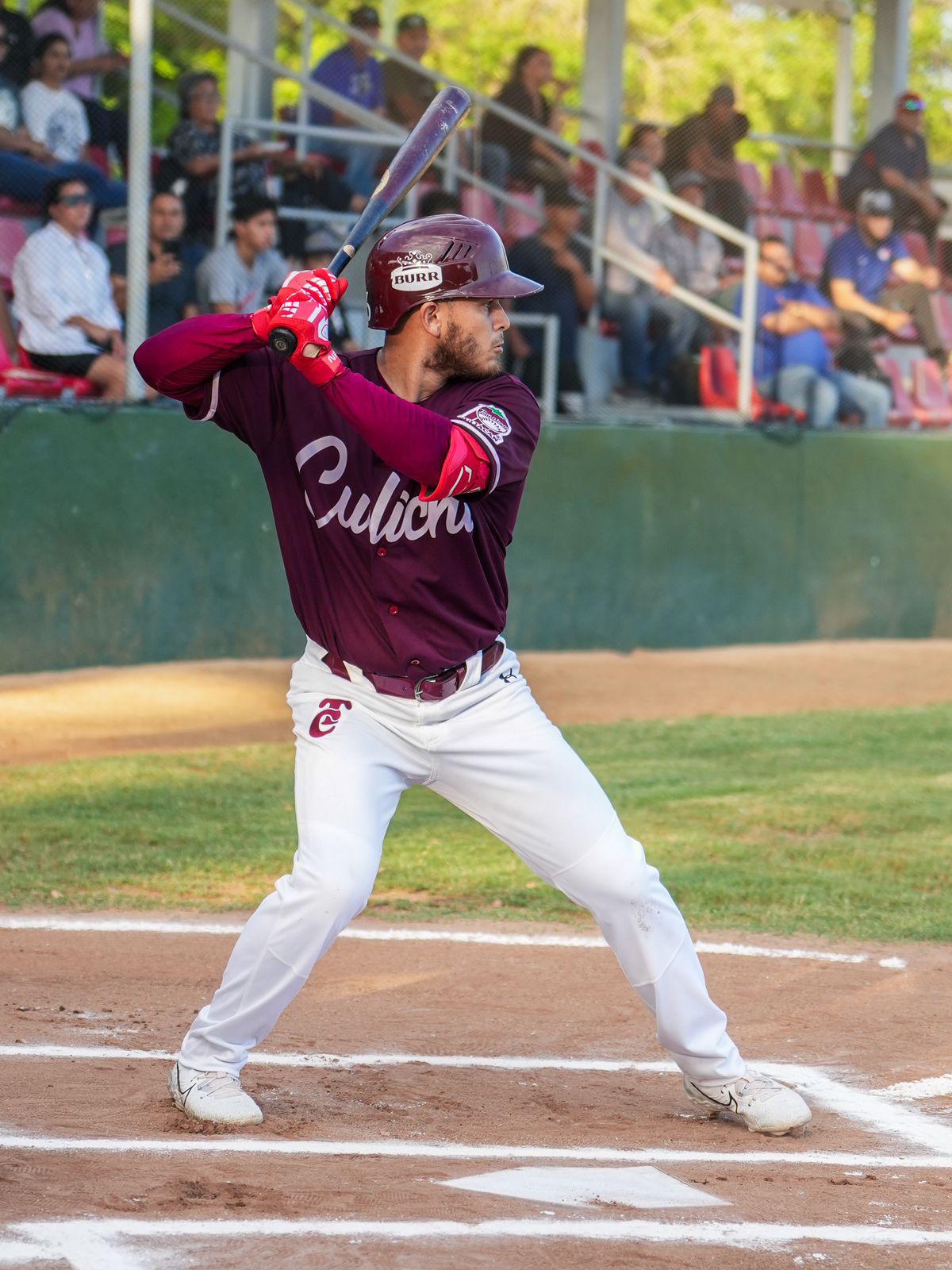 $!Tomateros de Culiacán juega en La Higuerita ante selección local, que se lleva la victoria