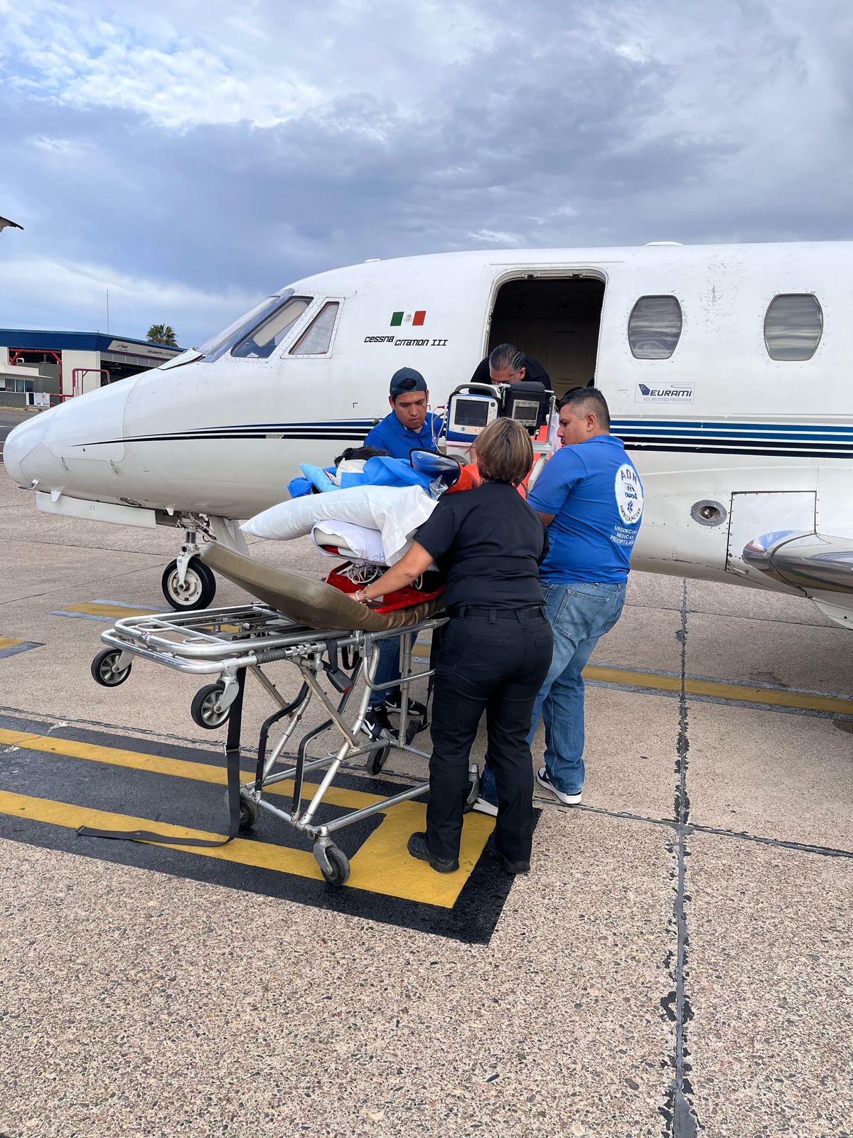 $!Club Shriners consigue que Caleb Antonio reciba atención por quemaduras en Galveston, Texas