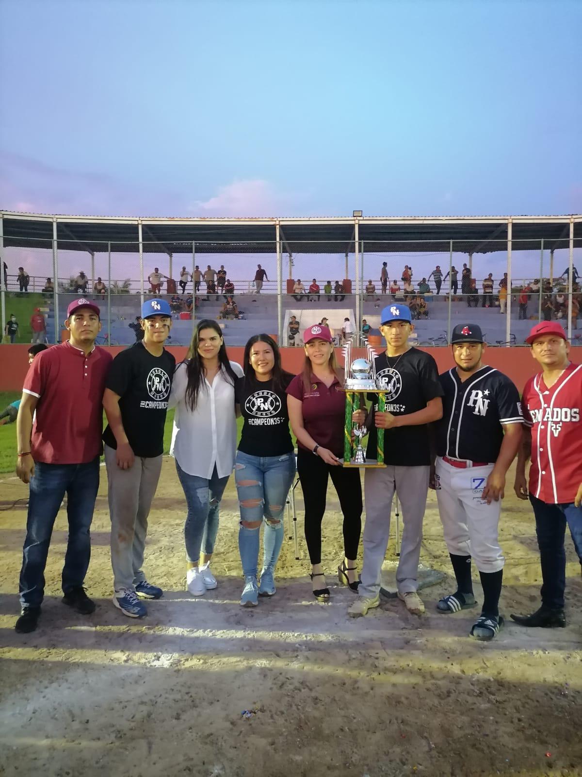 $!Pueblo Nuevo barre a Indios en 4 juegos y es tricampeón del beisbol de Escuinapa