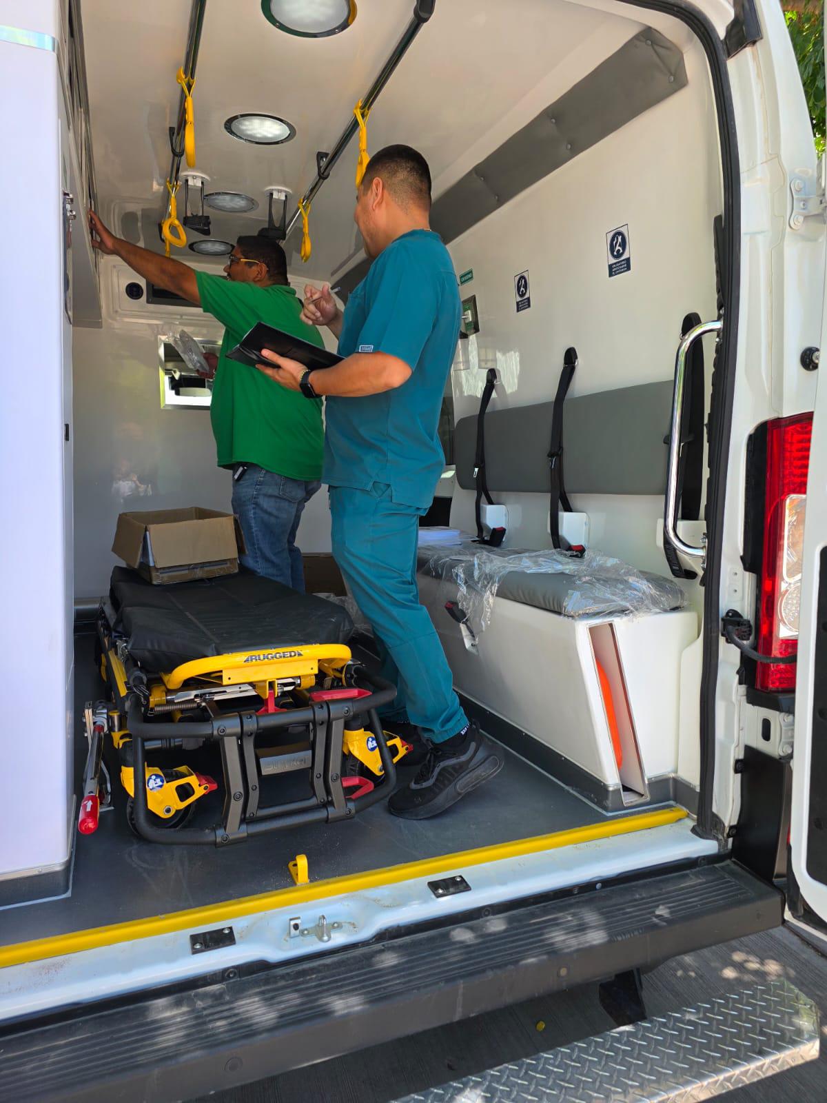 $!Recibe ISSSTE de Escuinapa dos ambulancias, pero dará servicio hasta agosto
