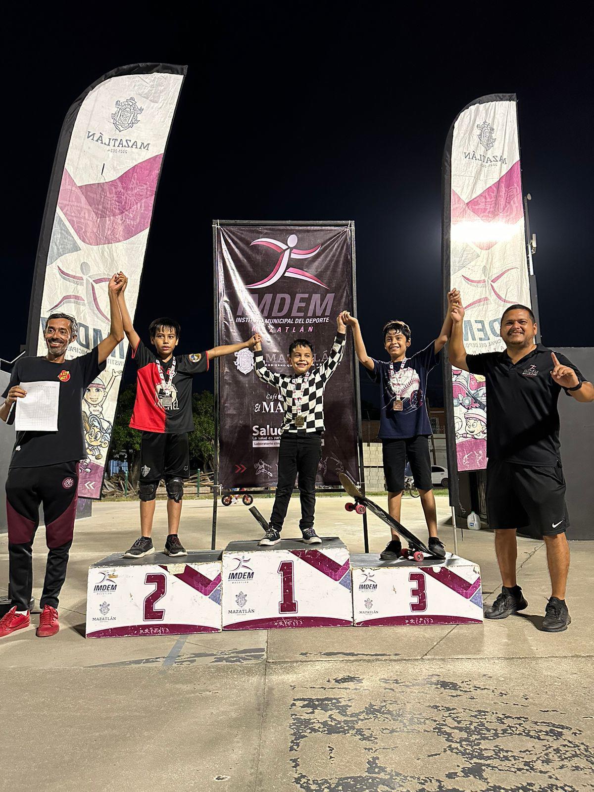 $!Sigue el festín de acrobacias en el Círculo de Skateboarding y Patinaje Sobre Ruedas