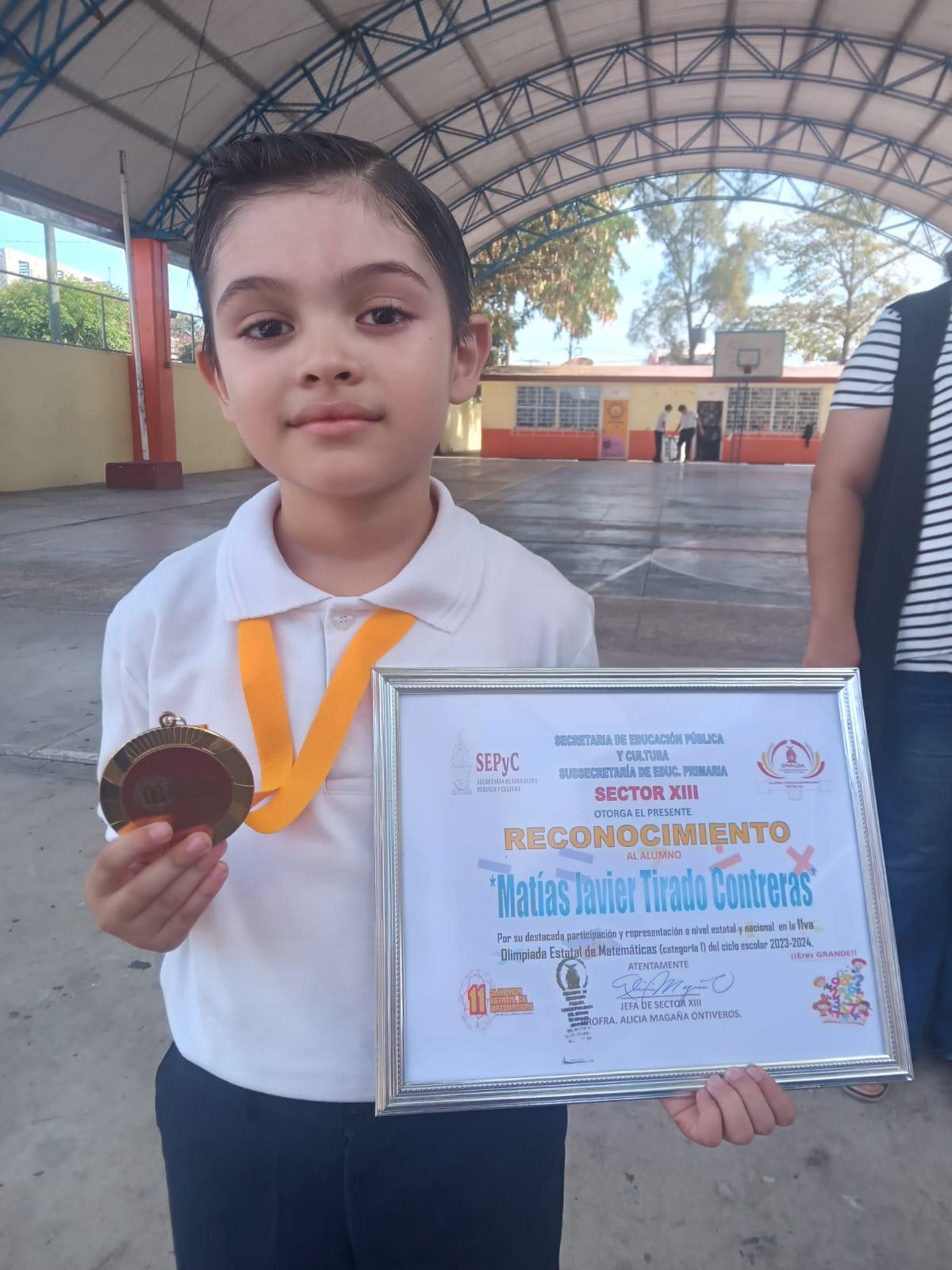 $!Reconocen a alumno de Mazatlán que representará a Sinaloa en Olimpiada de Matemáticas
