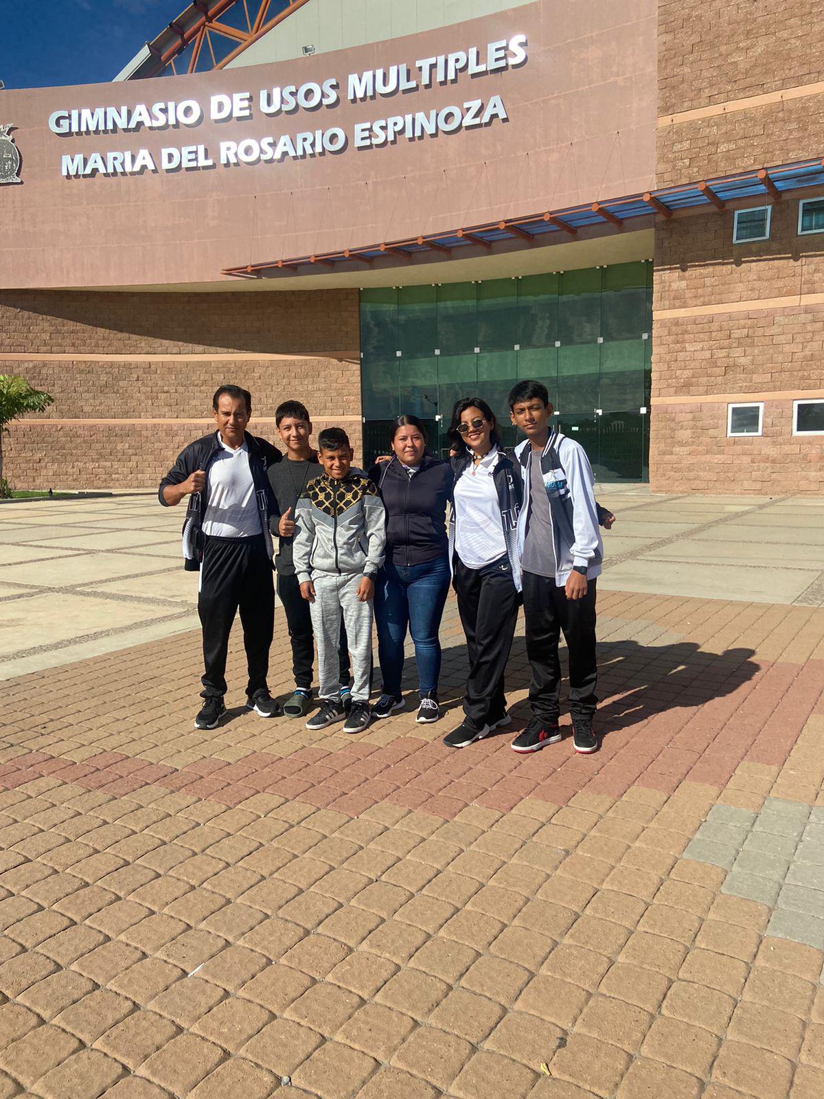 $!Regresan karatecas de Mazatlán con 32 medallas de preselectivo realizado en Culiacán