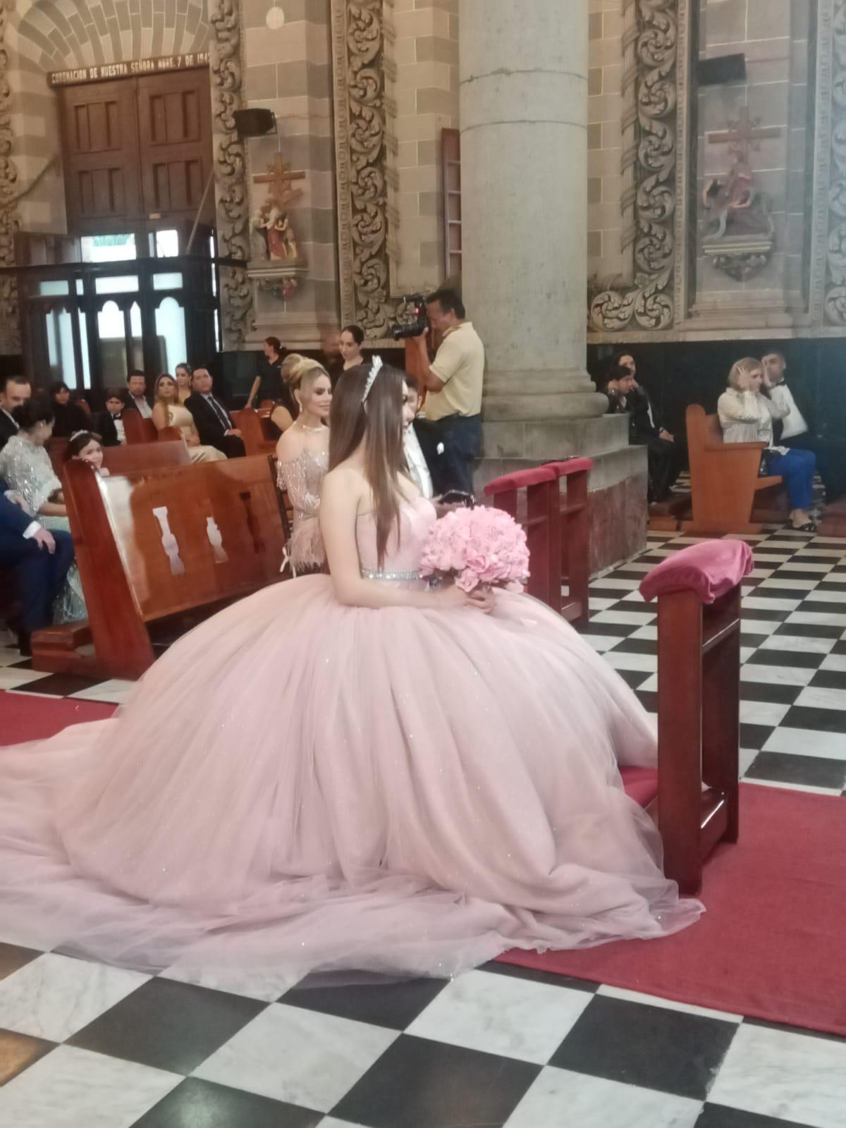 $!Celebra Poncho Lizárraga los 15 años de su hija Ivanna
