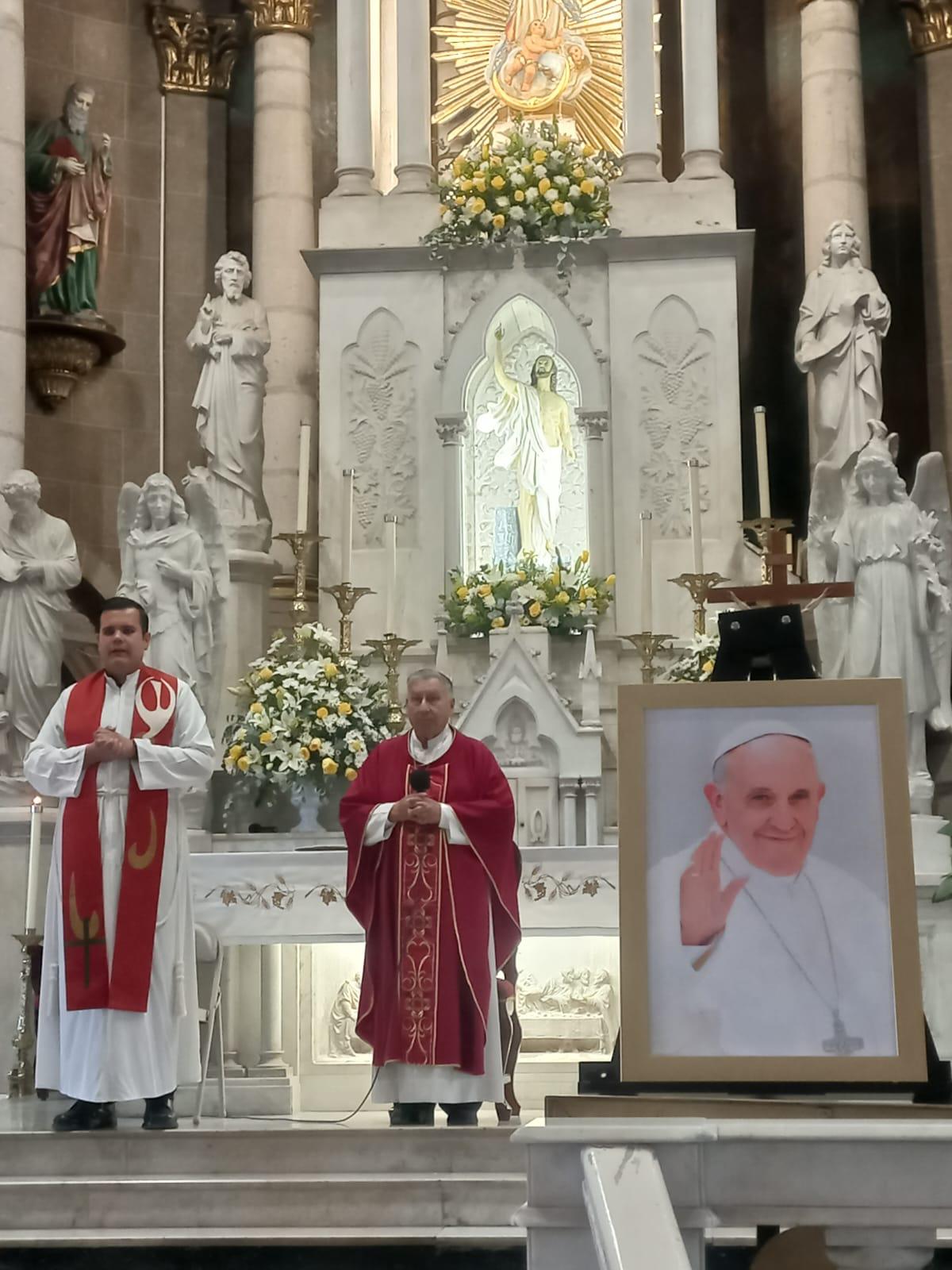 $!Pide Obispo de Mazatlán orar por descanso del Papa Francisco