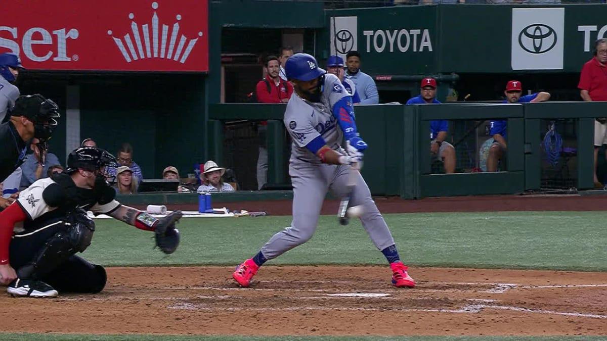 $!Yamamoto (10 K), Edman (HR) guían blanqueada de Dodgers en Arlington