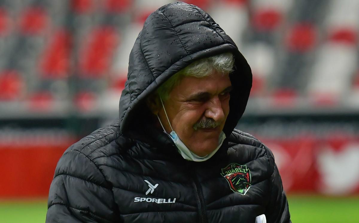 $!FC Juárez hace oficial la salida de Tuca Ferretti
