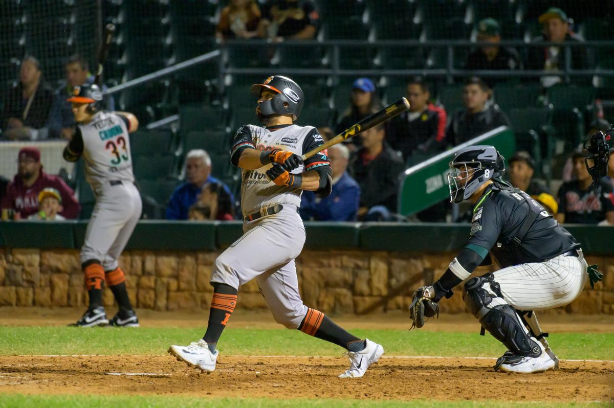 $!Alex Robles