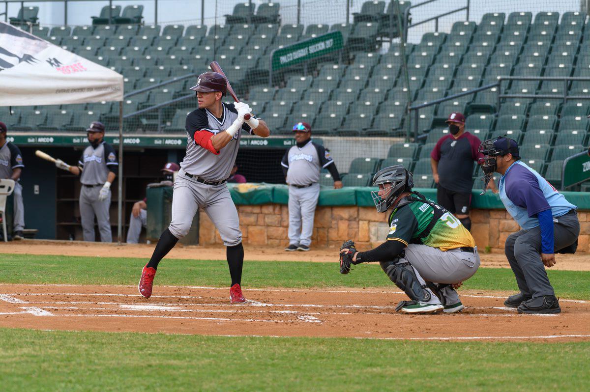 $!Tomateros de Culiacán devuelve la dosis a Cañeros de Los Mochis, en encuentro de preparación