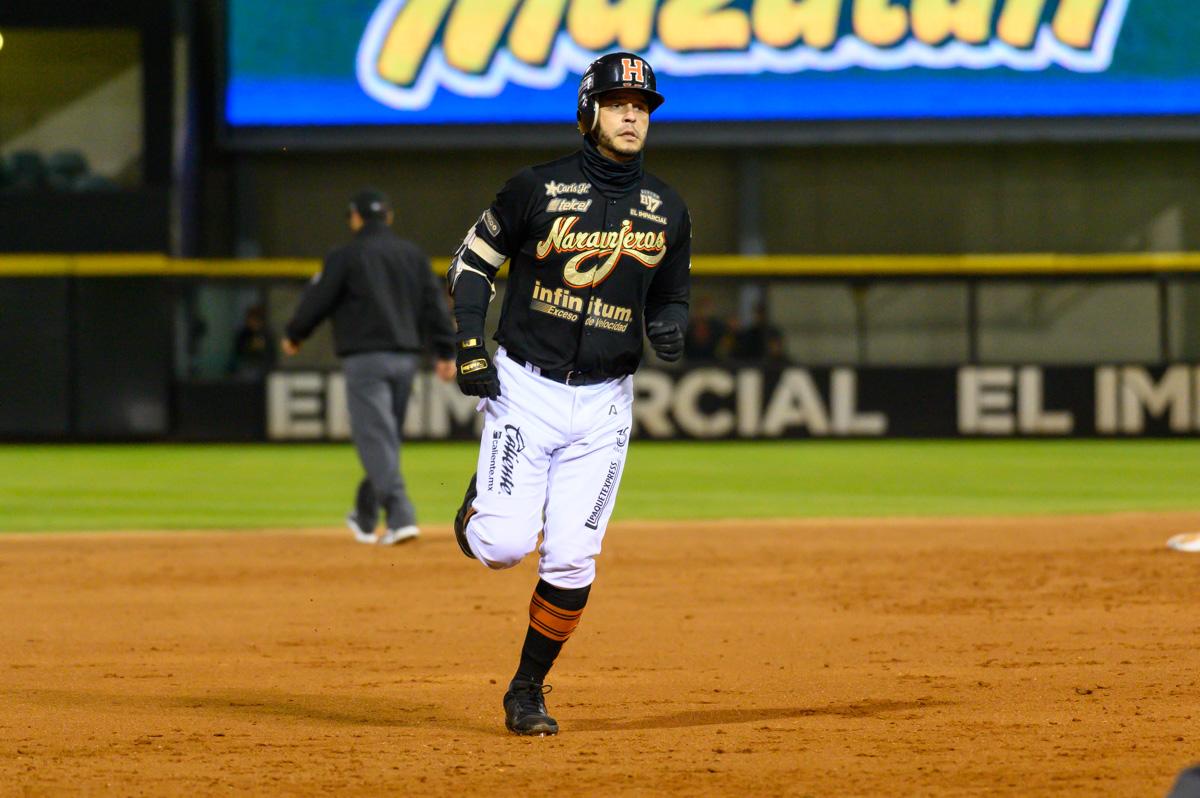 $!Walter Ibarra recorre las bases tras HR