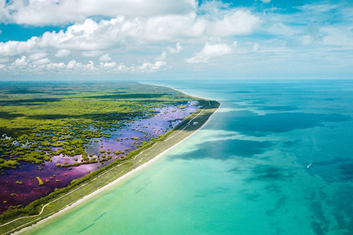 $!Conflicto en Sisal: pobladores se enfrentan a autoridades para detener expansión turística sin control en la costa mexicana