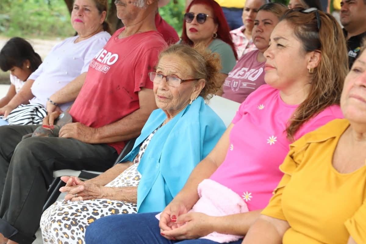 $!Dan banderazo de inicio a techumbre en la comunidad de Aguapepe, en Elota