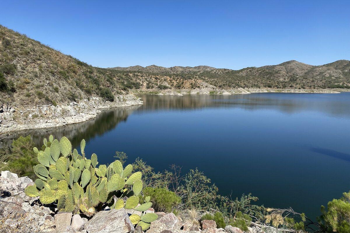 $!El embalse de la Presa Comaquito, alimentado por el río Cocóspera.