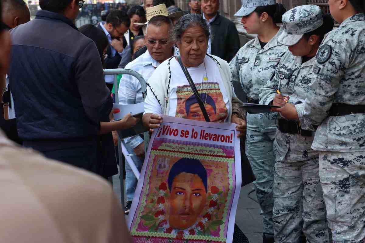 $!Crean nuevo equipo de investigación para caso Ayotzinapa
