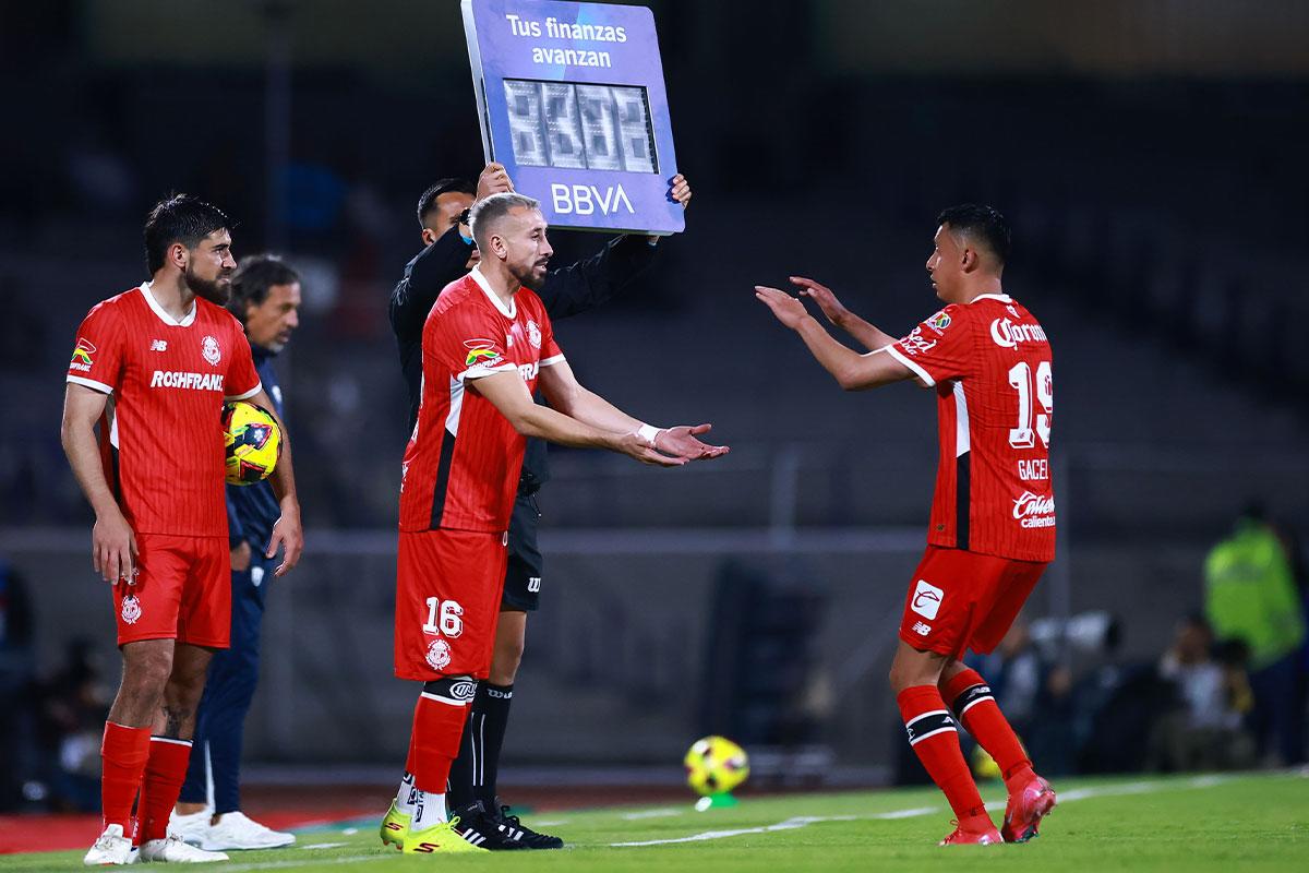 $!Pumas y Toluca empatan en el regreso de Héctor Herrera