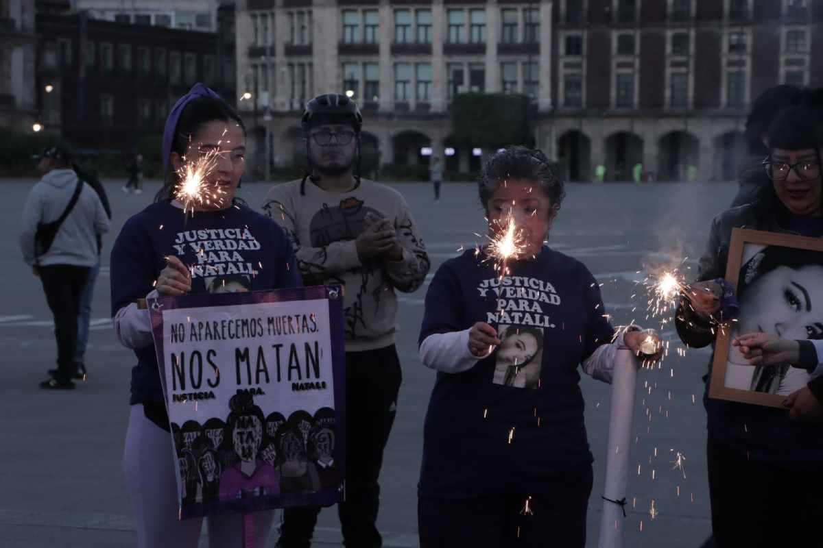 $!Libre, sin miedo: mujeres pintan consignas y denuncian agresiones mientras avanzan rumbo al Zócalo de CDMX